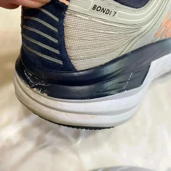Hoka Bondi 7 Tennis Shoe Gray, Blue & Peach/Orange in Woman’s Size 9. - Picture 10 of 12